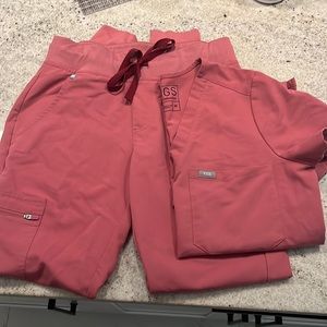 FIGS Scrubs Rose Quartz XS